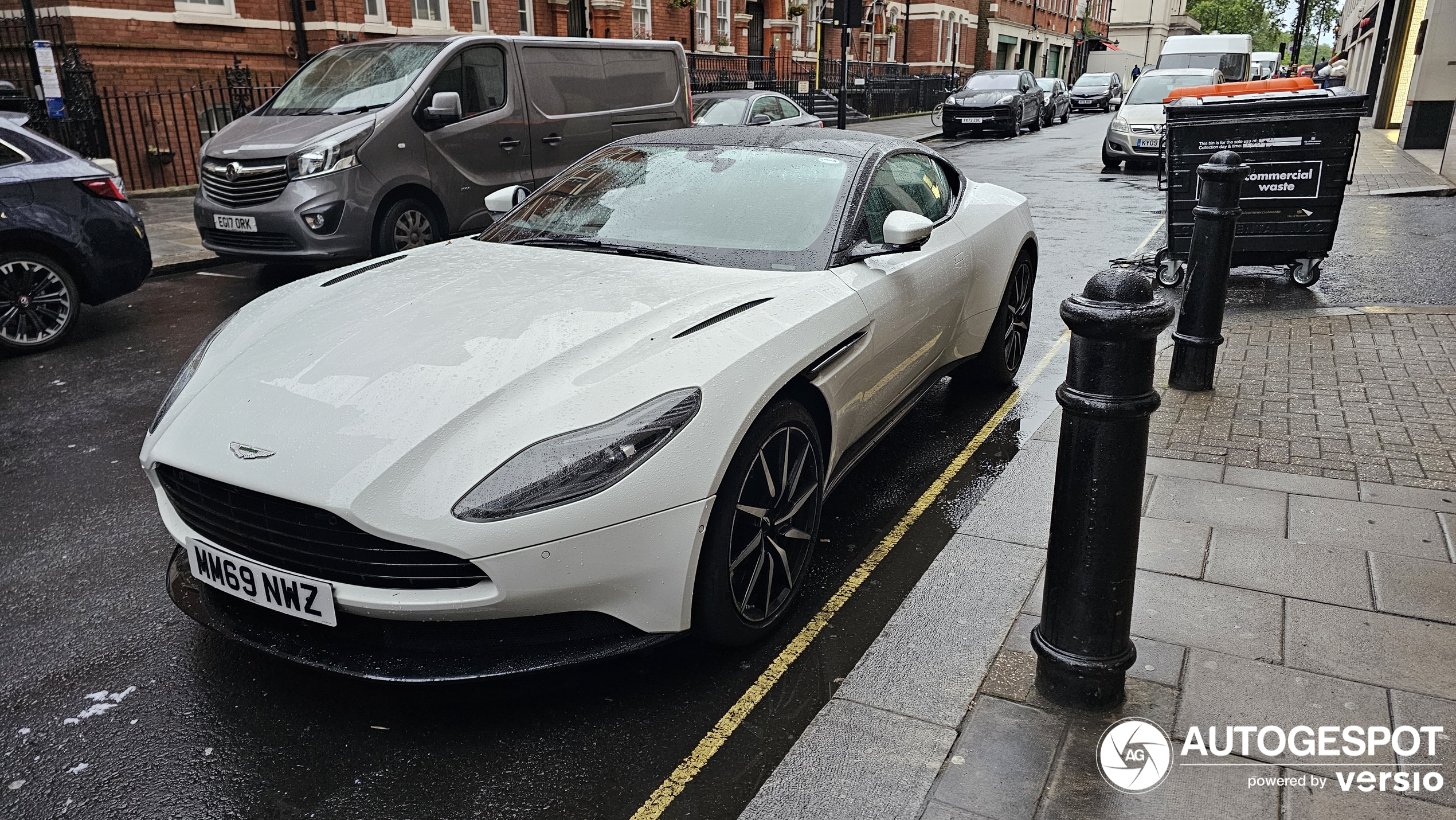 Aston Martin DB11 V8