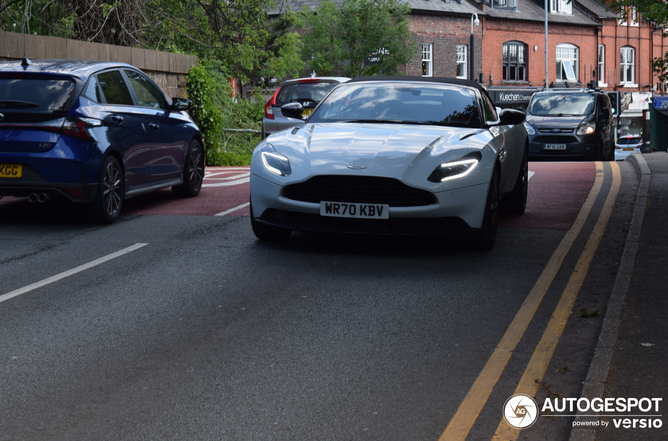 Aston Martin DB11 V8 Volante