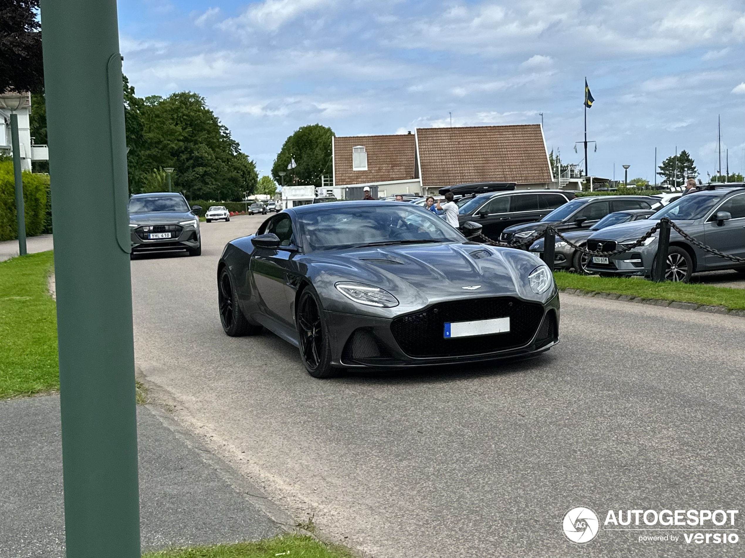 Aston Martin DBS Superleggera