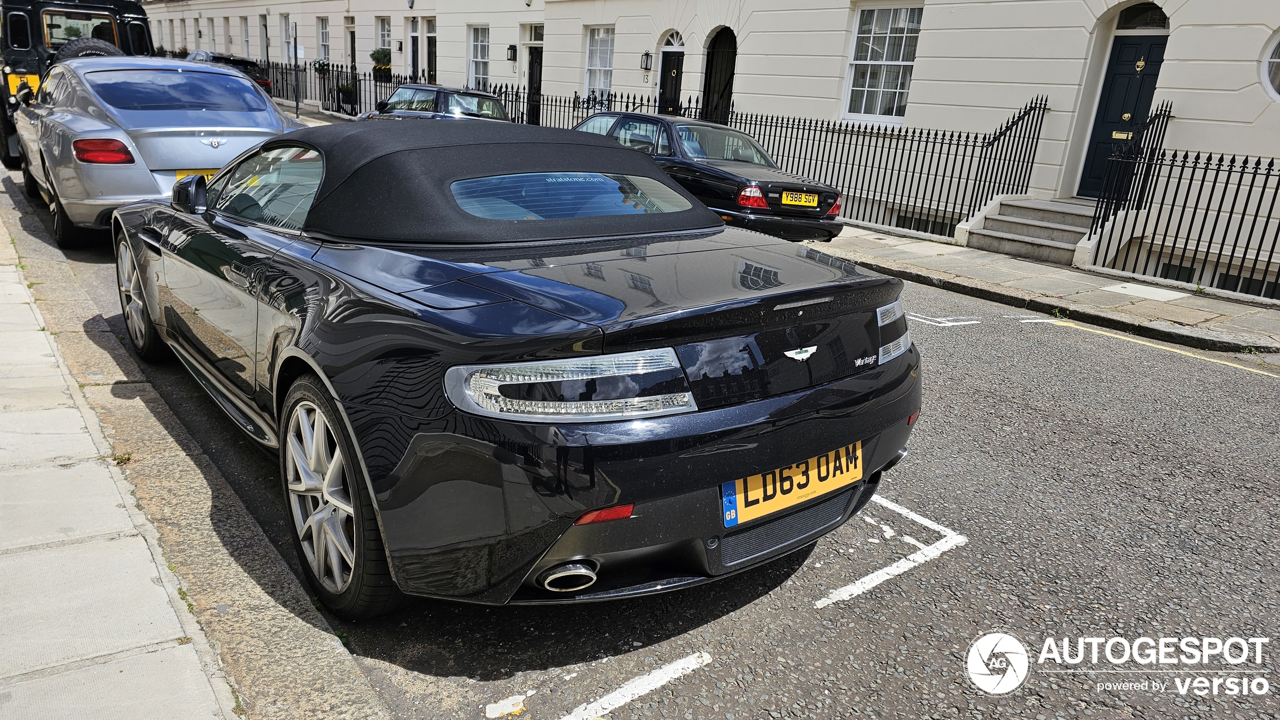 Aston Martin V8 Vantage Roadster