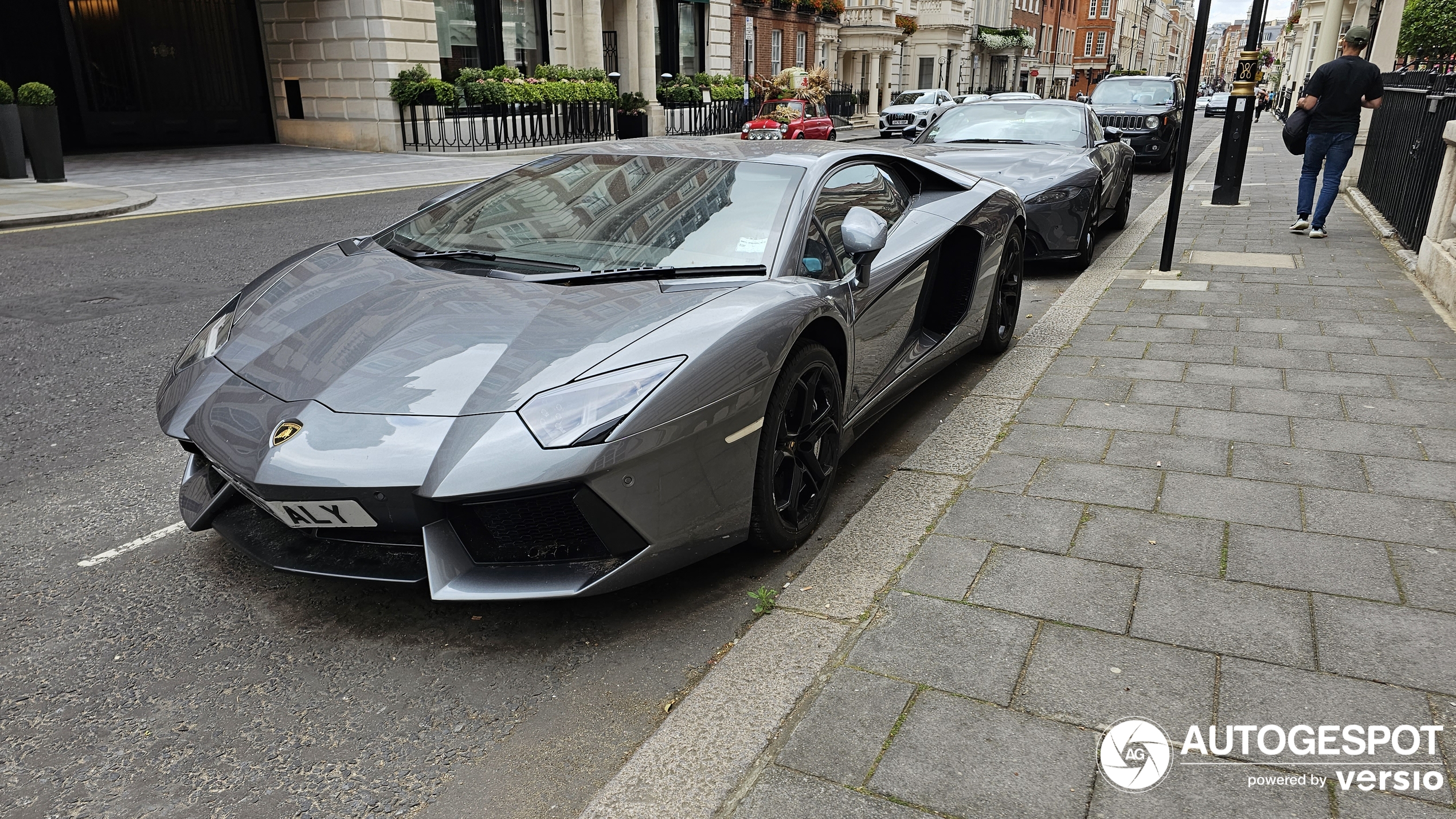 Lamborghini Aventador LP700-4