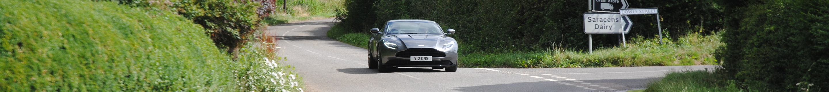 Aston Martin DB11