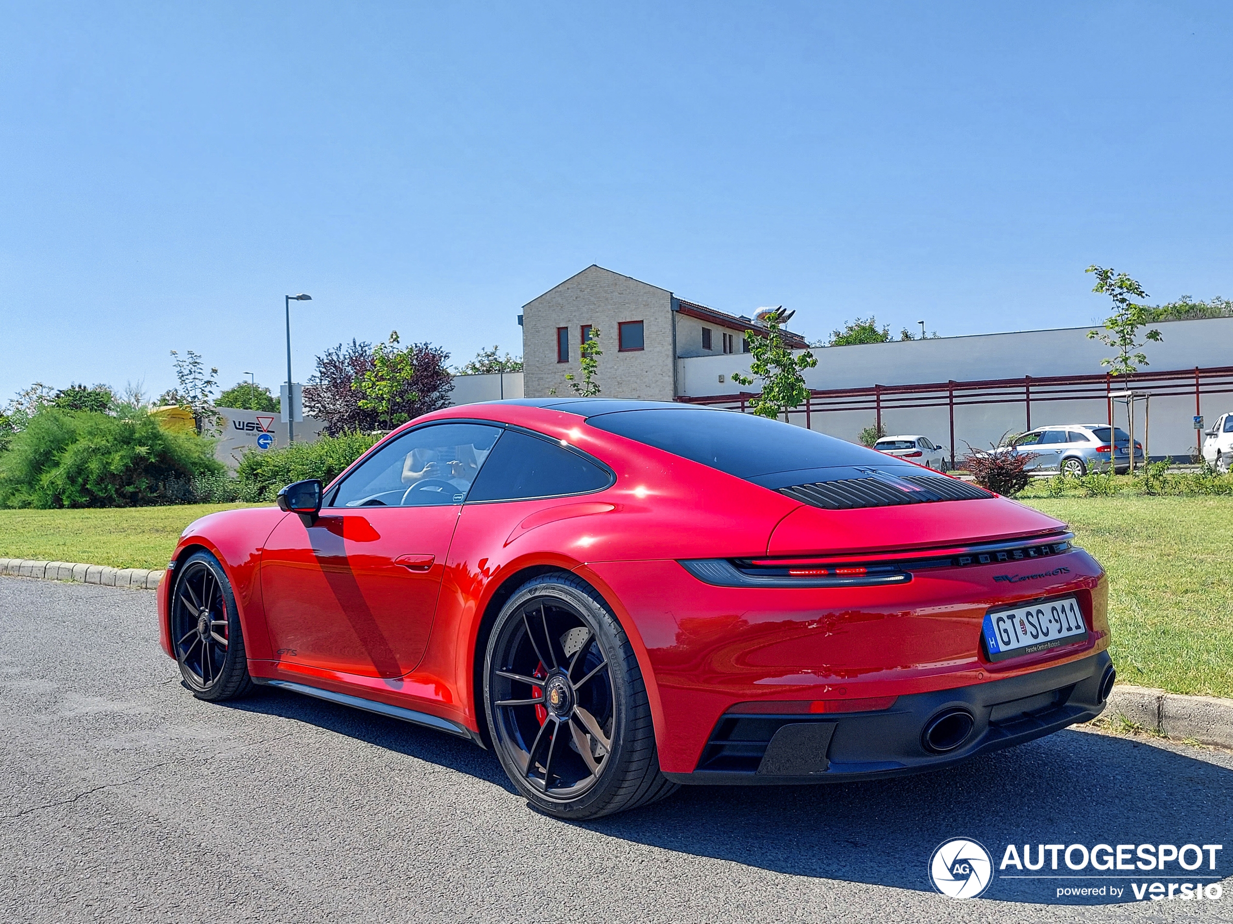 Porsche 992 Carrera 4 GTS