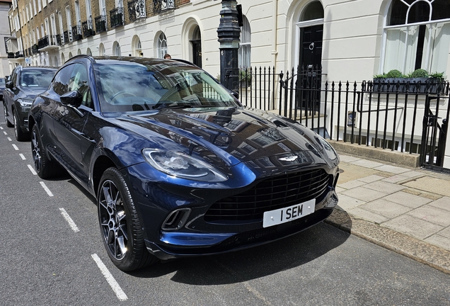 Aston Martin DBX