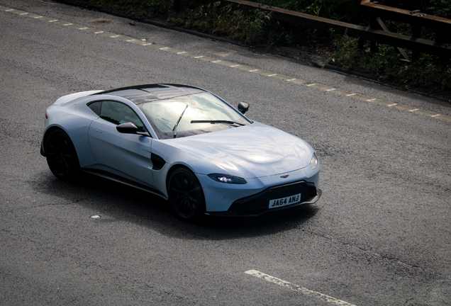 Aston Martin V8 Vantage 2018