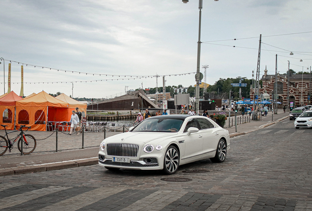 Bentley Flying Spur Hybrid Azure