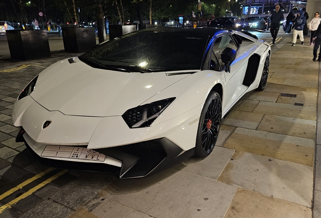 Lamborghini Aventador LP750-4 SuperVeloce Roadster