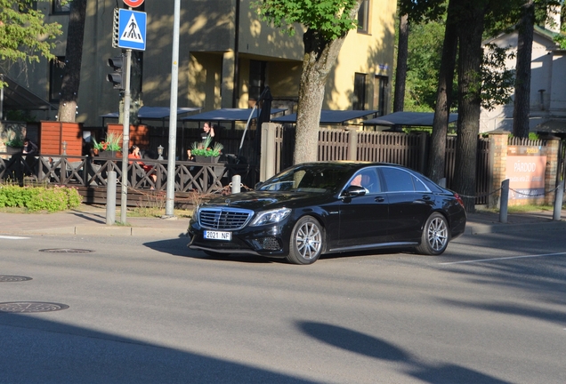 Mercedes-Benz S 63 AMG V222