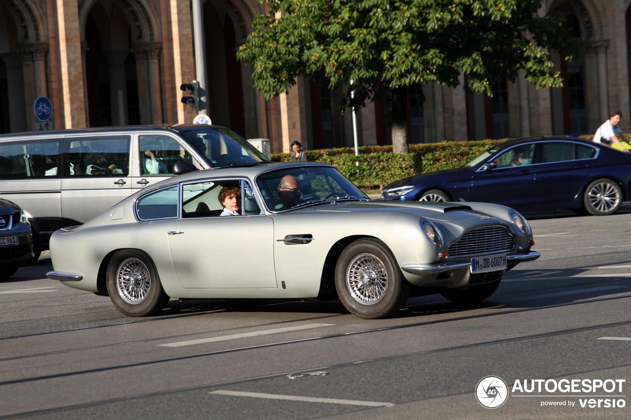 Aston Martin DB6 Vantage MKI