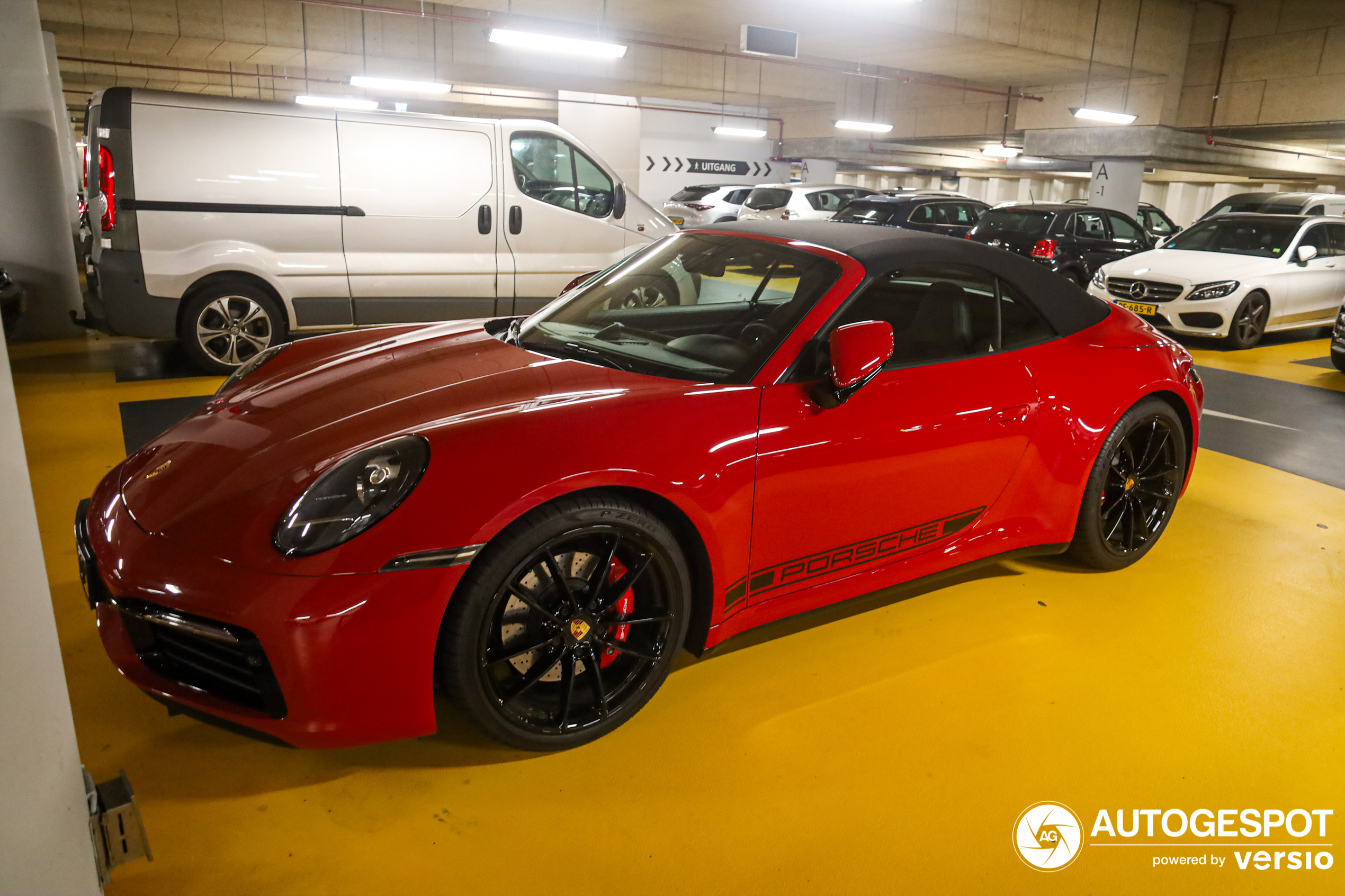 Porsche 992 Carrera 4S Cabriolet