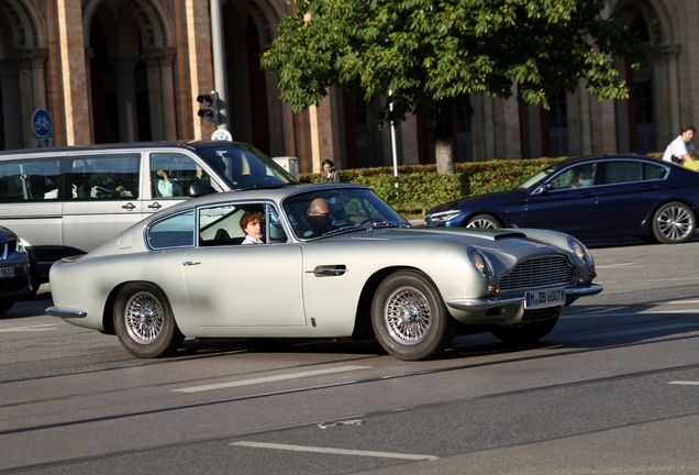 Aston Martin DB6 Vantage MKI