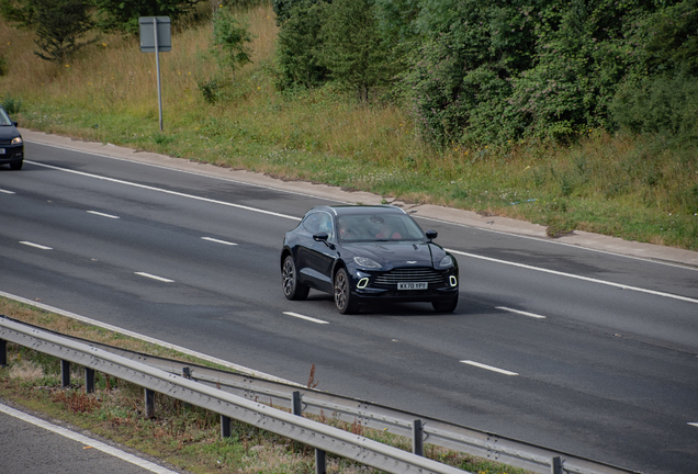 Aston Martin DBX