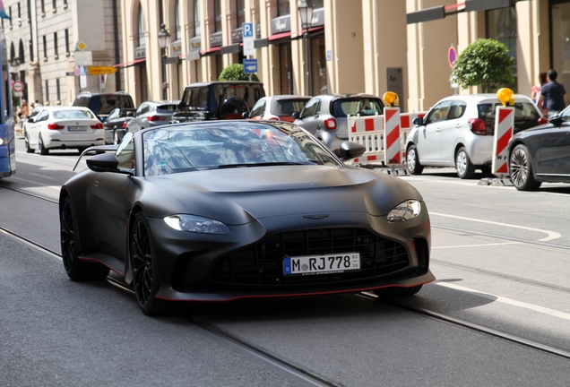 Aston Martin V12 Vantage Roadster 2023