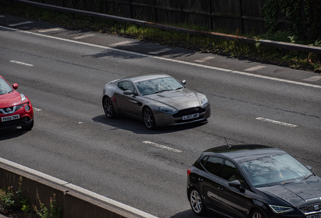 Aston Martin V8 Vantage