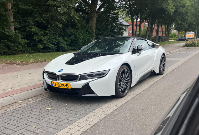 BMW i8 Roadster