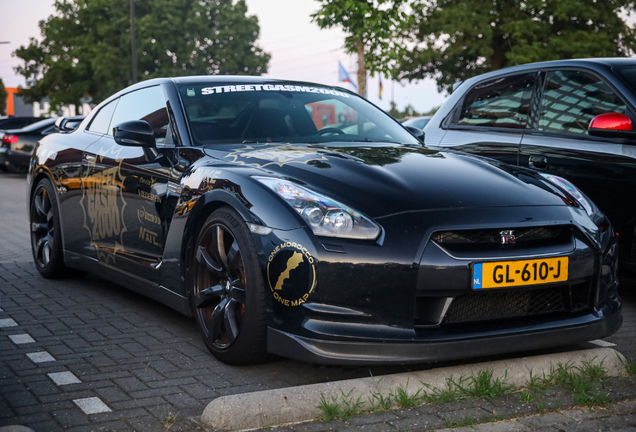 Nissan GT-R