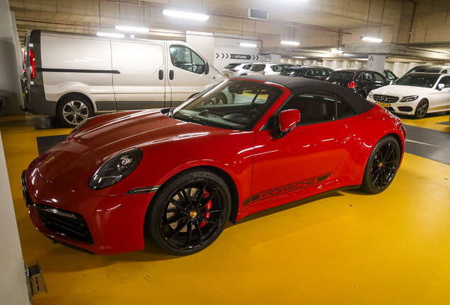 Porsche 992 Carrera 4S Cabriolet