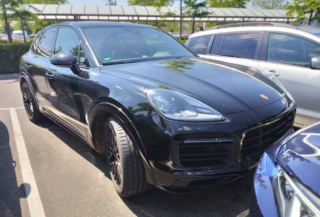 Porsche 9YA Cayenne GTS