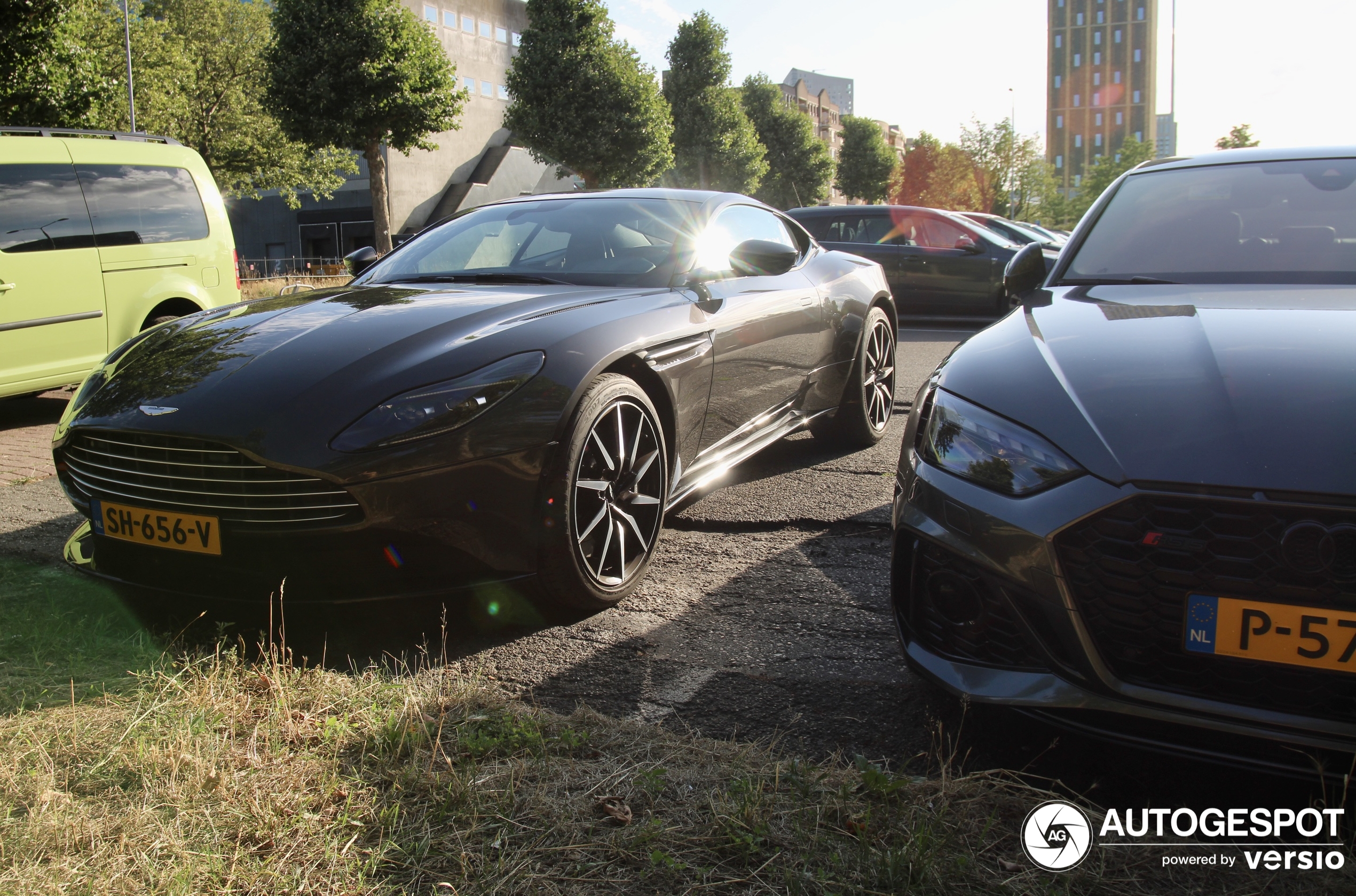 Aston Martin DB11 V8