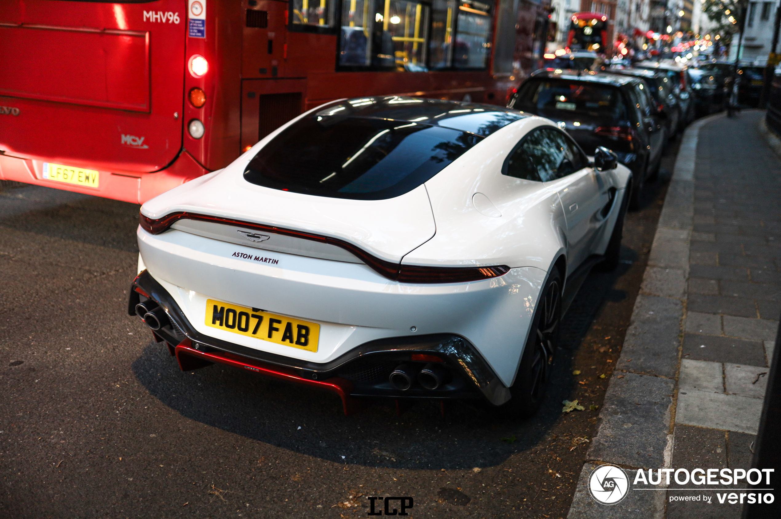 Aston Martin V8 Vantage 2018