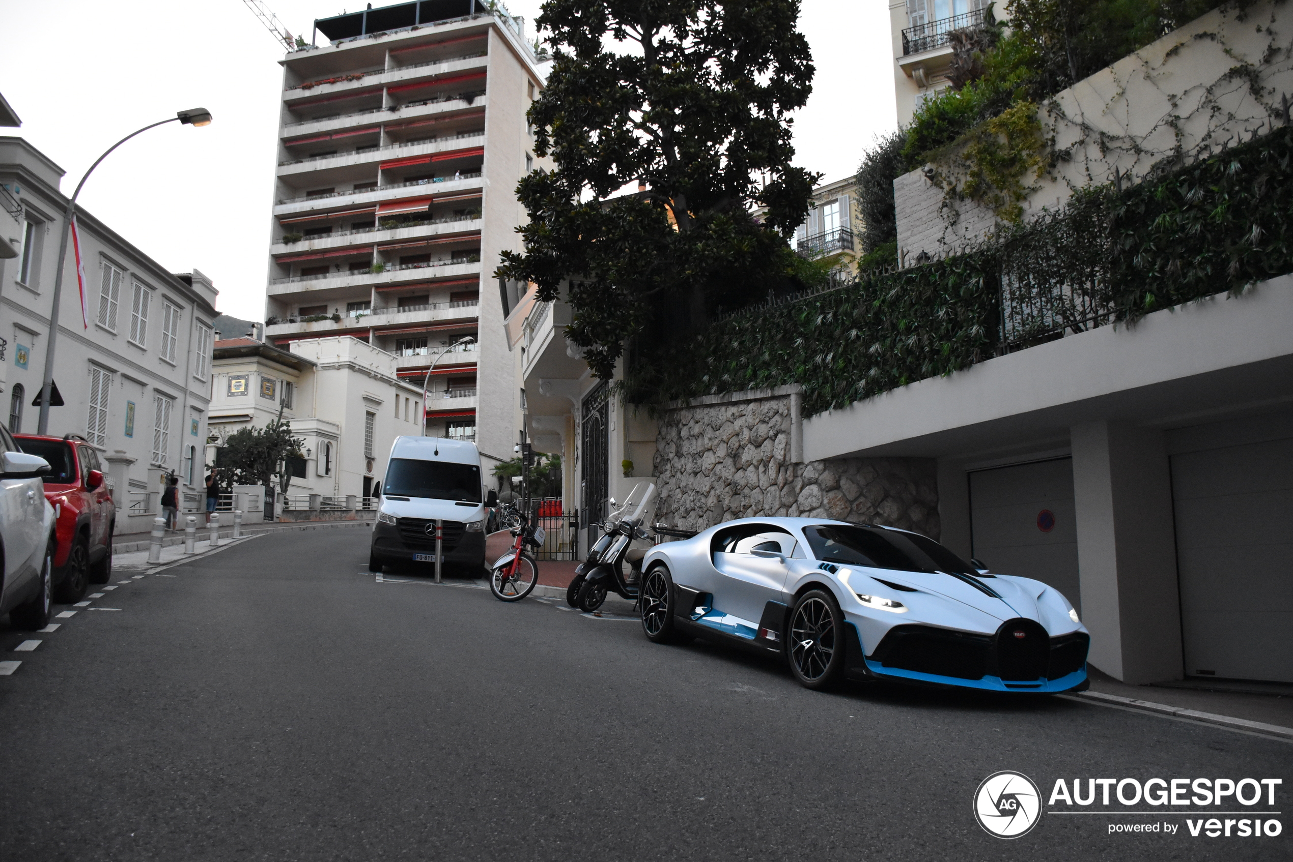 Još jedan Bugatti Divo se pojavljuje u Monaku