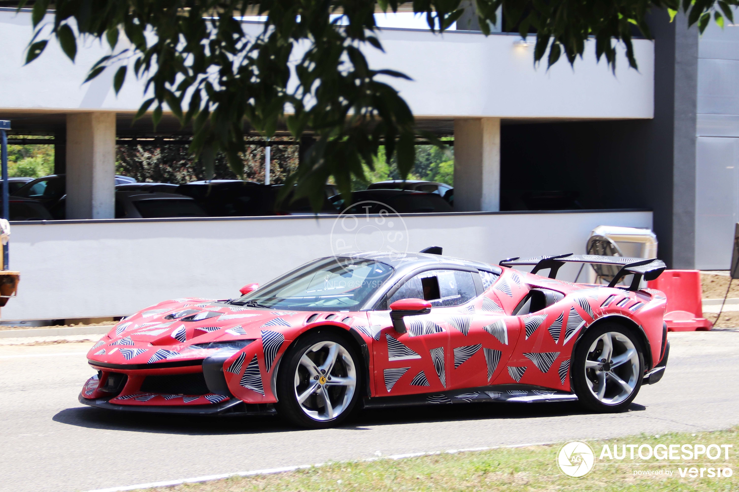 Prvi Ferrari SF90 XX Stradale na sajtu