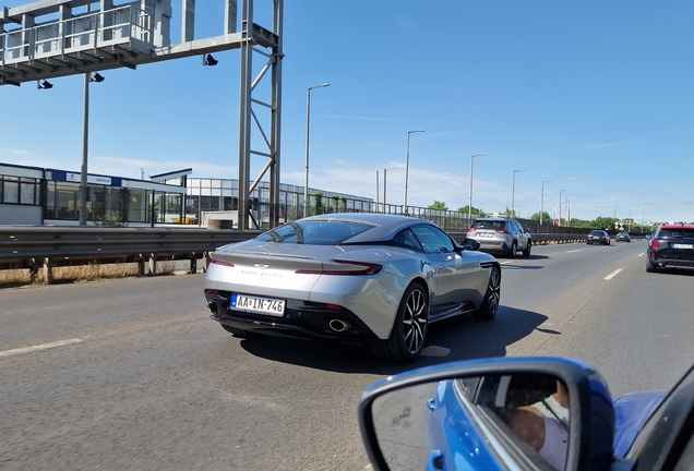 Aston Martin DB11 V8