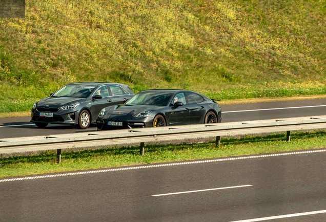 Porsche 971 Panamera Turbo S E-Hybrid