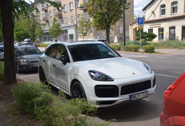 Porsche 9YA Cayenne GTS