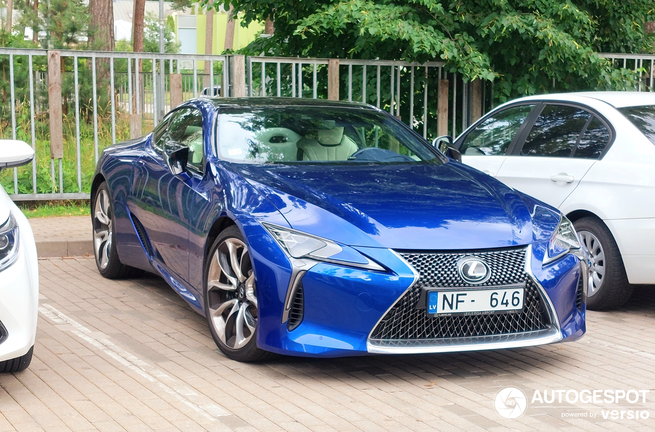 Lexus LC 500 Structural Blue Edition