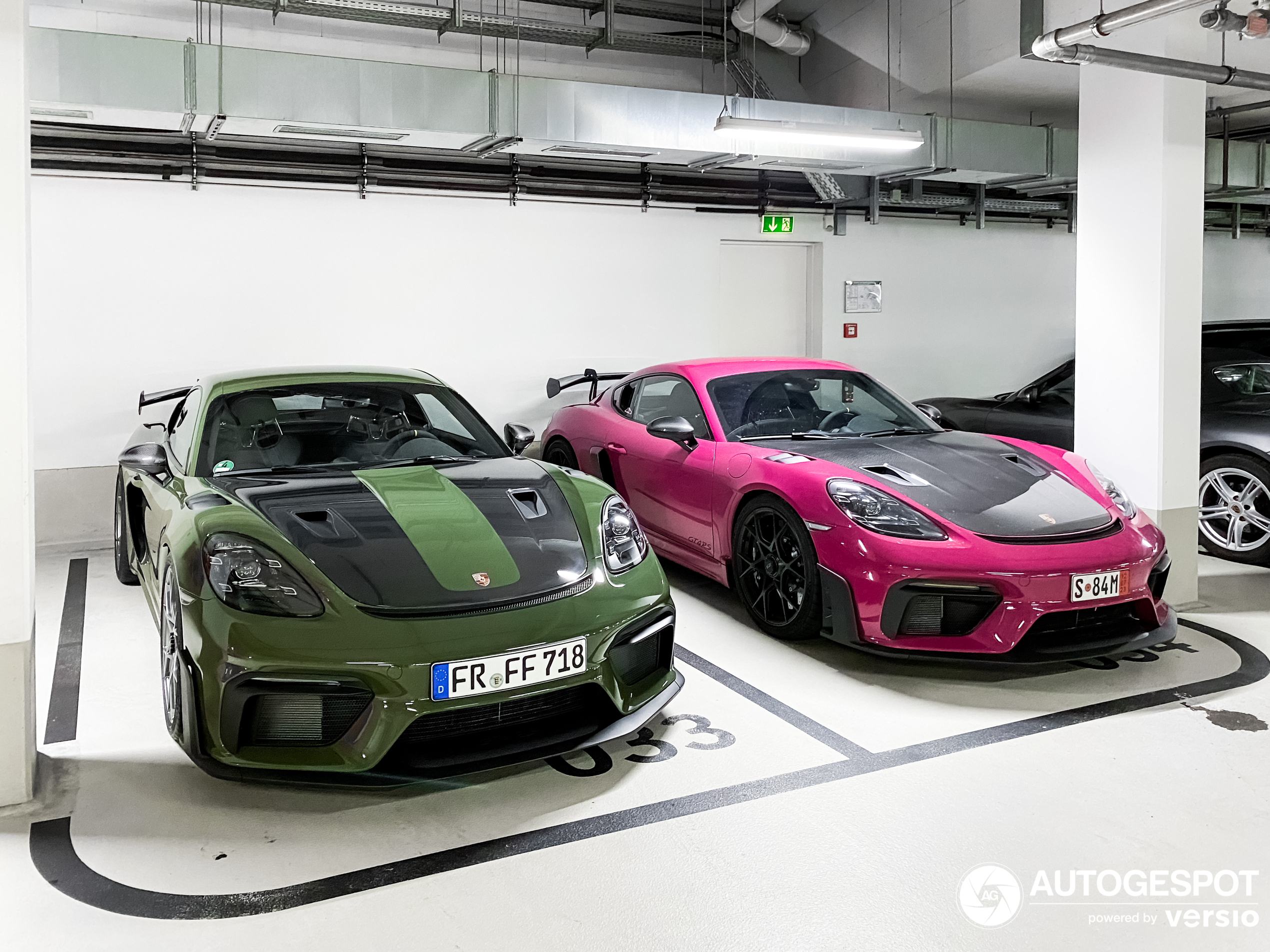A colorful combo of two GT4RS shows up in the depths of Zuffenhausen