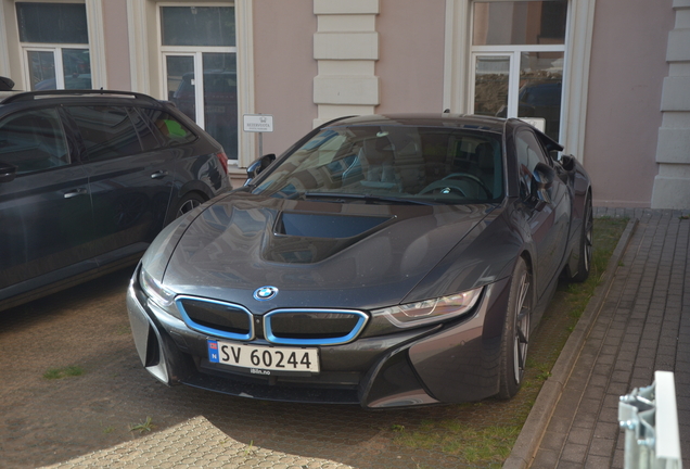 BMW i8