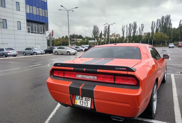 Dodge Challenger SRT-8