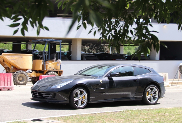 Ferrari GTC4Lusso