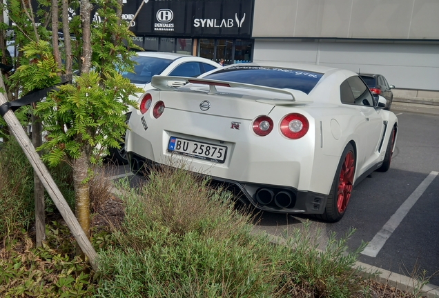 Nissan GT-R 2011