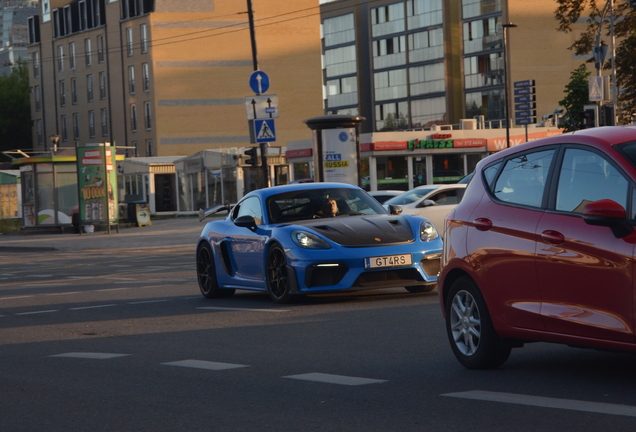 Porsche 718 Cayman GT4 RS Weissach Package