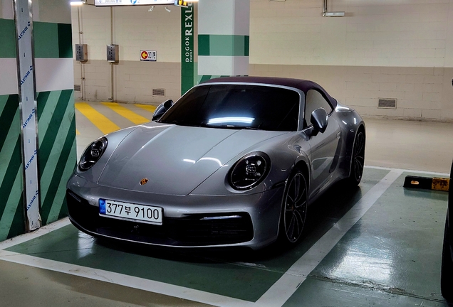 Porsche 992 Carrera 4S Cabriolet