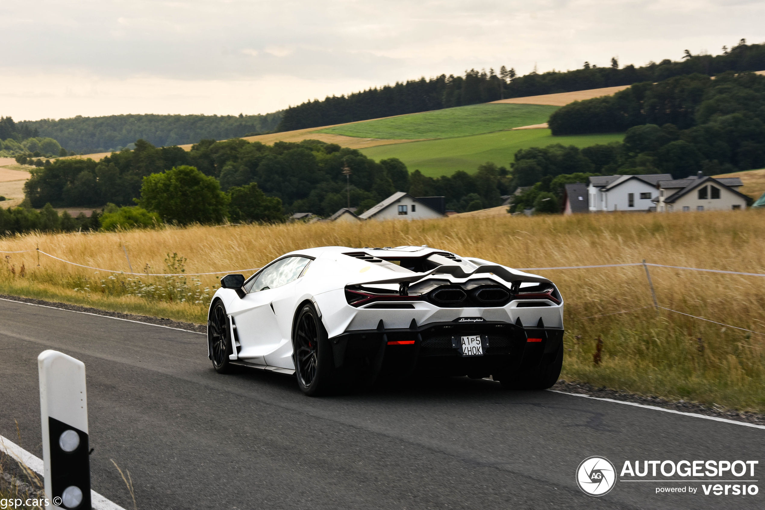 Lamborghini Revuelto