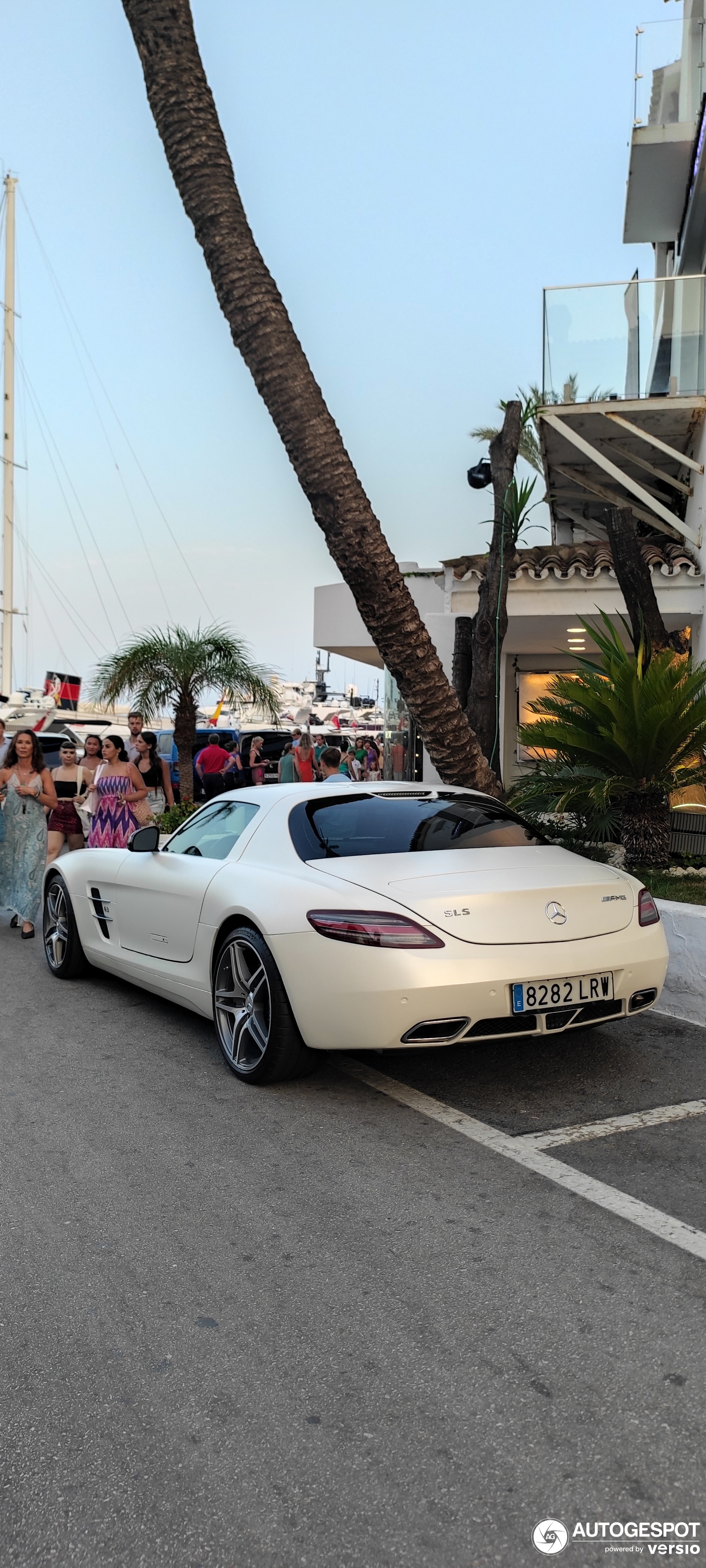 Mercedes-Benz SLS AMG