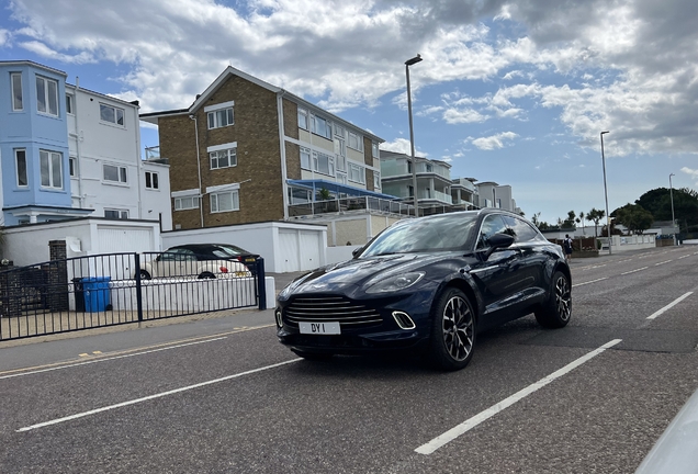 Aston Martin DBX