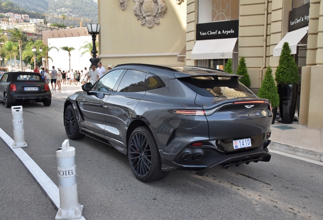 Aston Martin DBX707