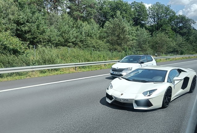 Lamborghini Aventador LP700-4