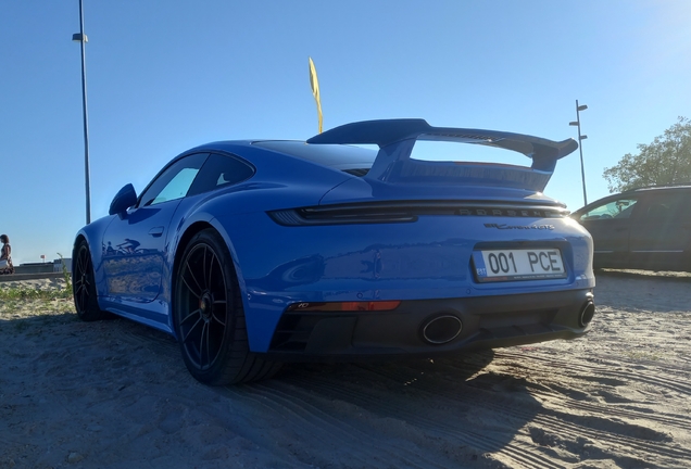 Porsche 992 Carrera 4 GTS