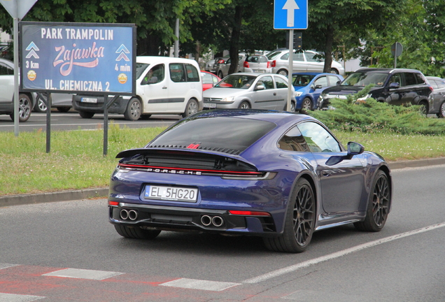 Porsche 992 Carrera 4S