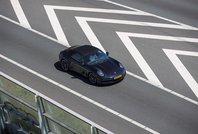 Porsche 992 Carrera 4S Cabriolet