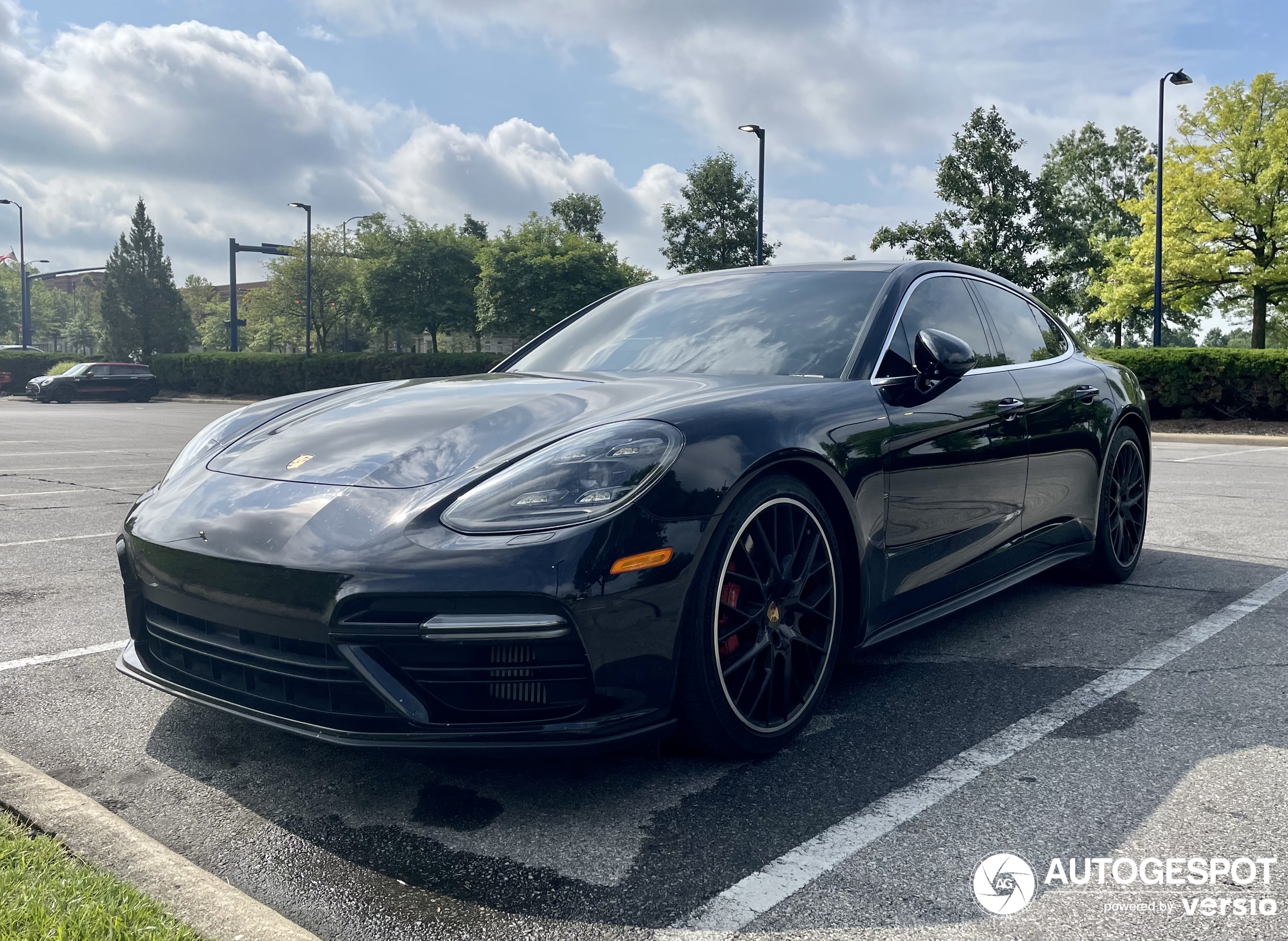 Porsche 971 Panamera Turbo