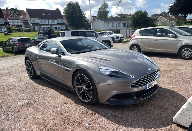 Aston Martin Vanquish 2013