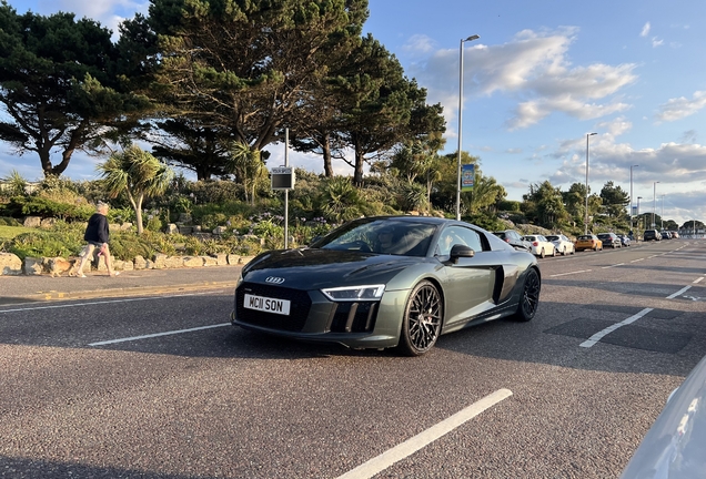 Audi R8 V10 Plus 2015