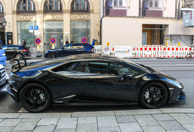 Lamborghini Huracán LP640-4 EVO