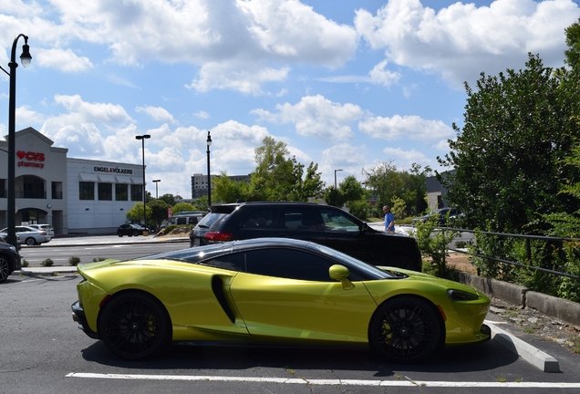 McLaren GT